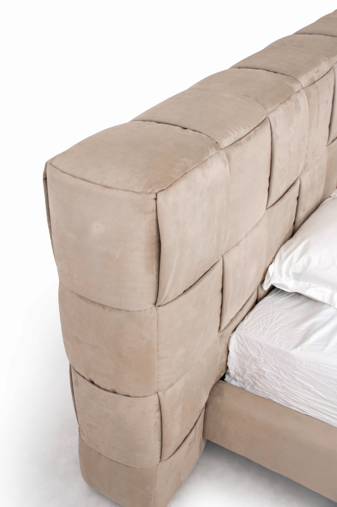 Picture of Modrest McKamey - Modern Beige Fabric Bed